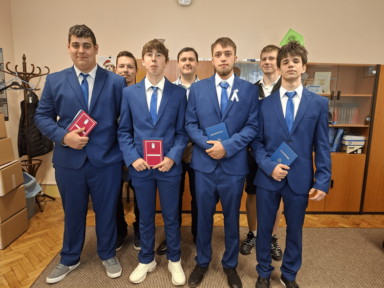 Sikeres villanyszerelő vizsgák
