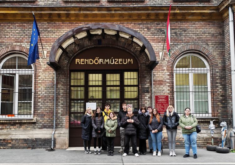 A budapesti Rendőrmúzeumban jártak végzős diákjaink